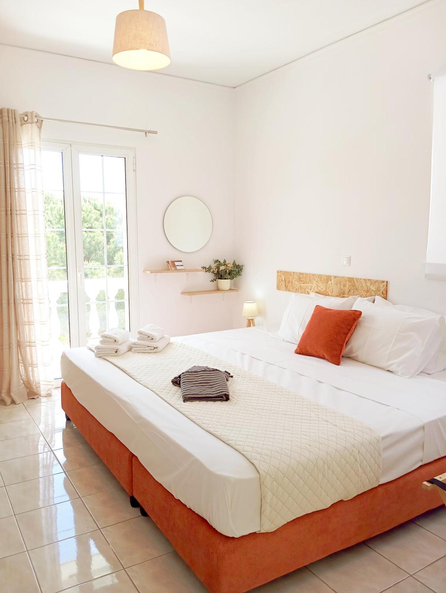 White House & * Argostoli (Kefalonia)